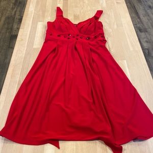 NWOT Red Pleated Sleeveless formal Dress with Accent Beaded Waist size 4